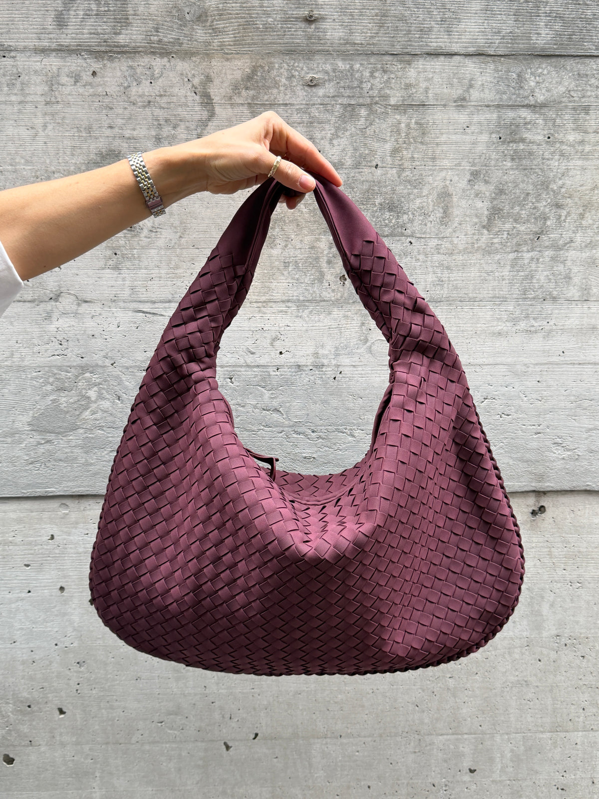 Tasche mit Flechtstruktur Wildlederoptik