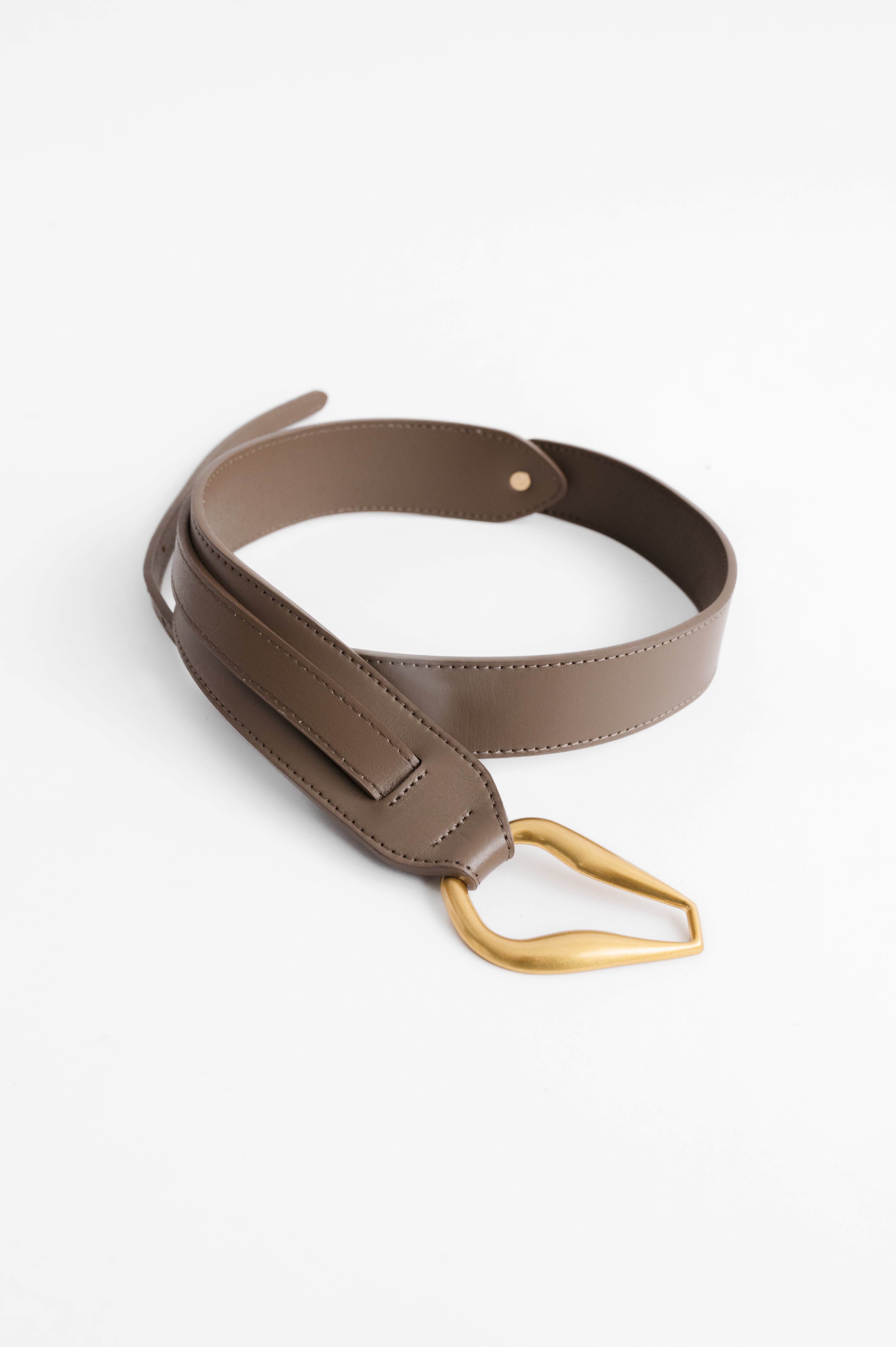 Gürtel asymmetrische Schnalle