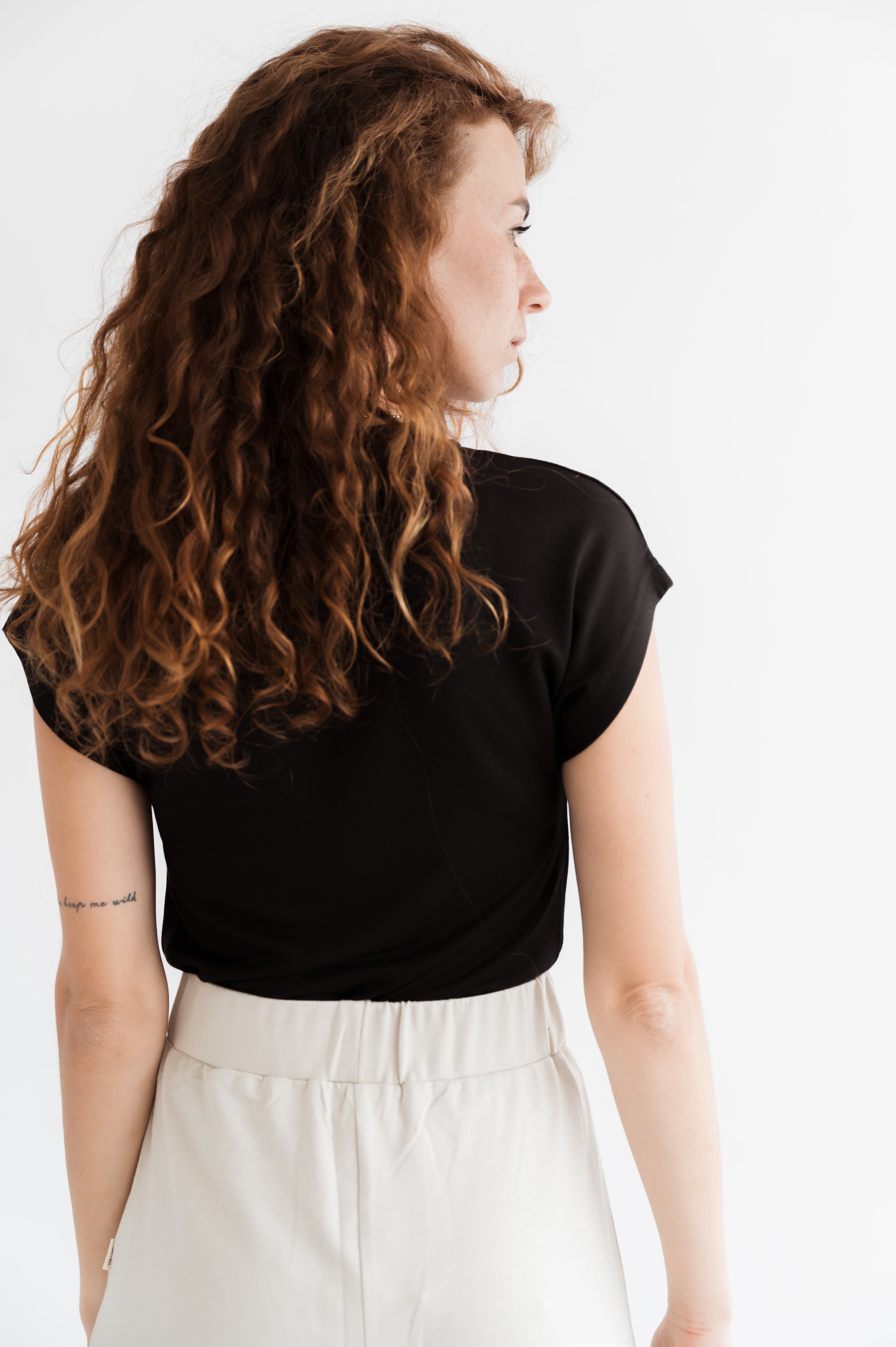 Basic Line Top MODAL