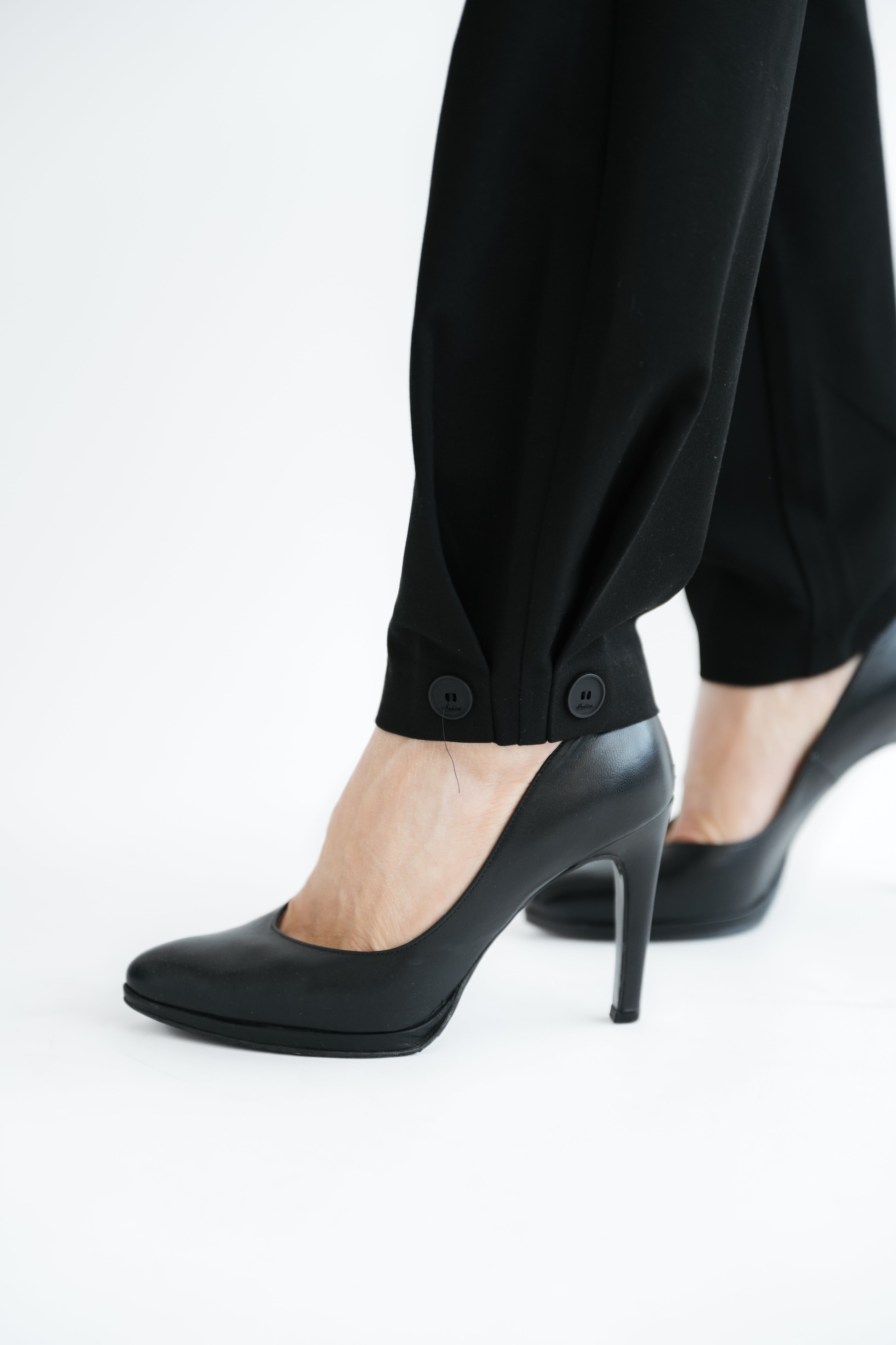 Basic Line Hose elegant mit Knopf
