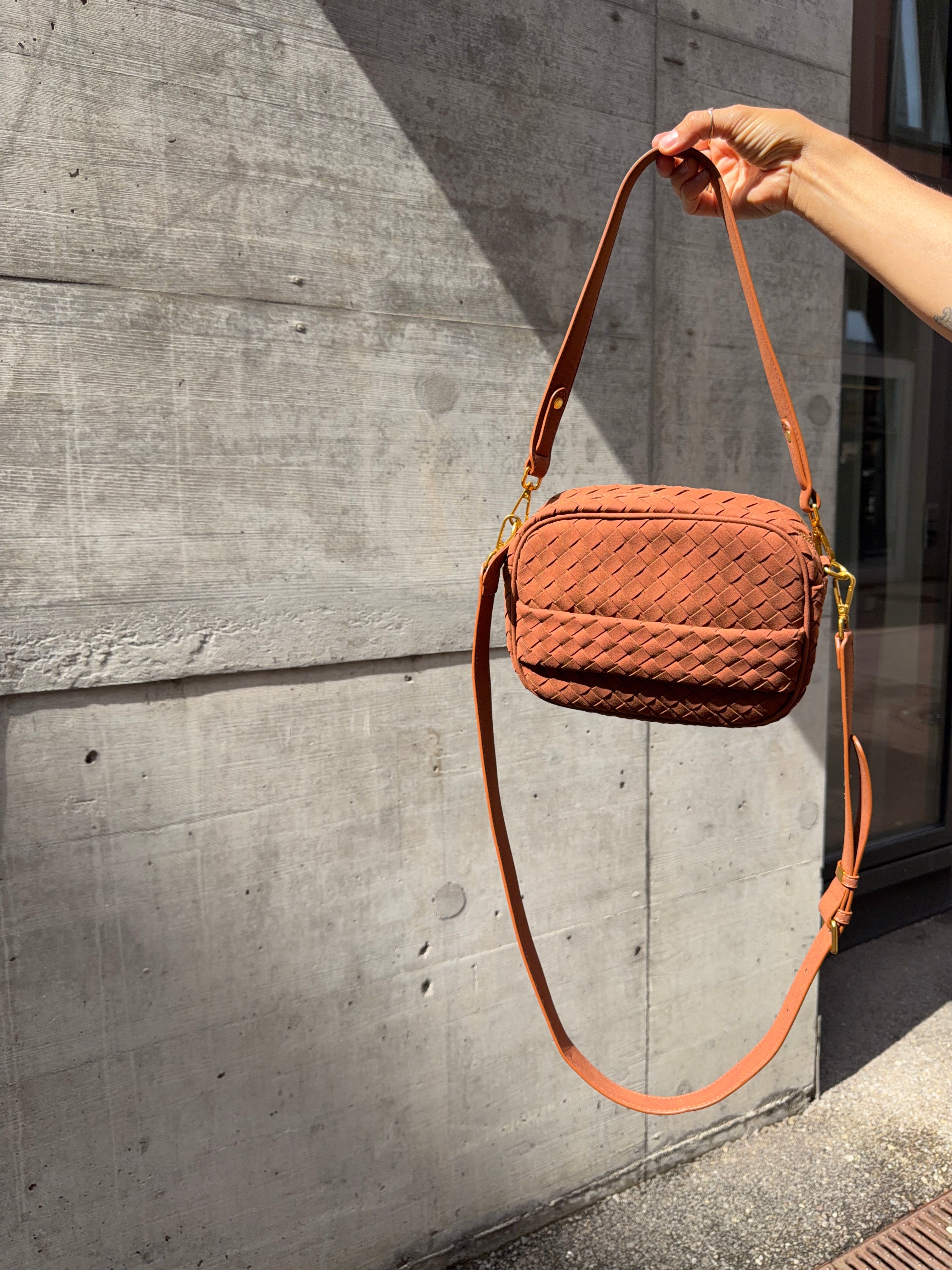 Kleine Tasche Flechtstruktur