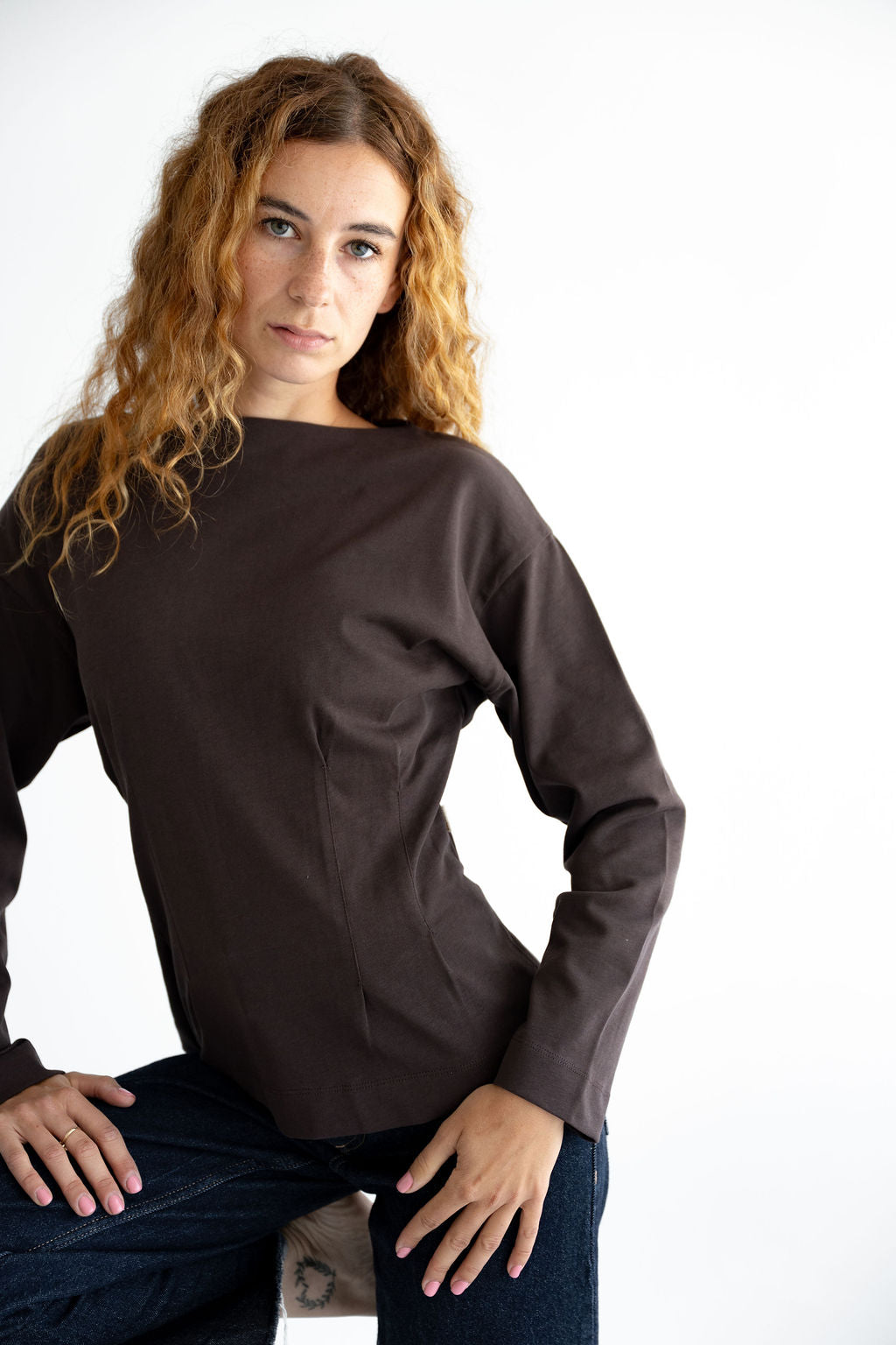 Basic Line Tailiertes Longsleeve