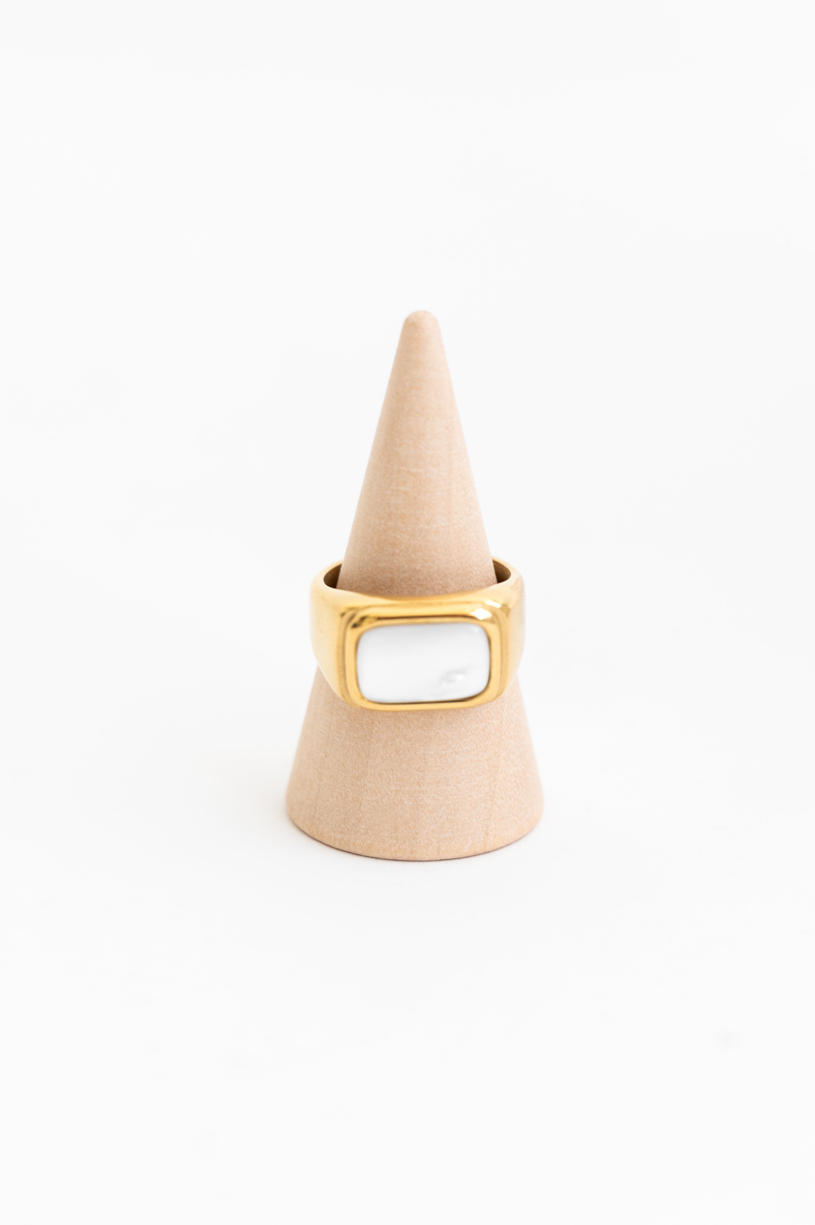Ring Leo